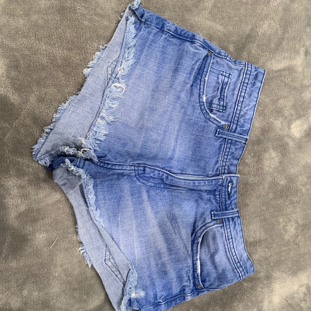 Mid rise denim shorts